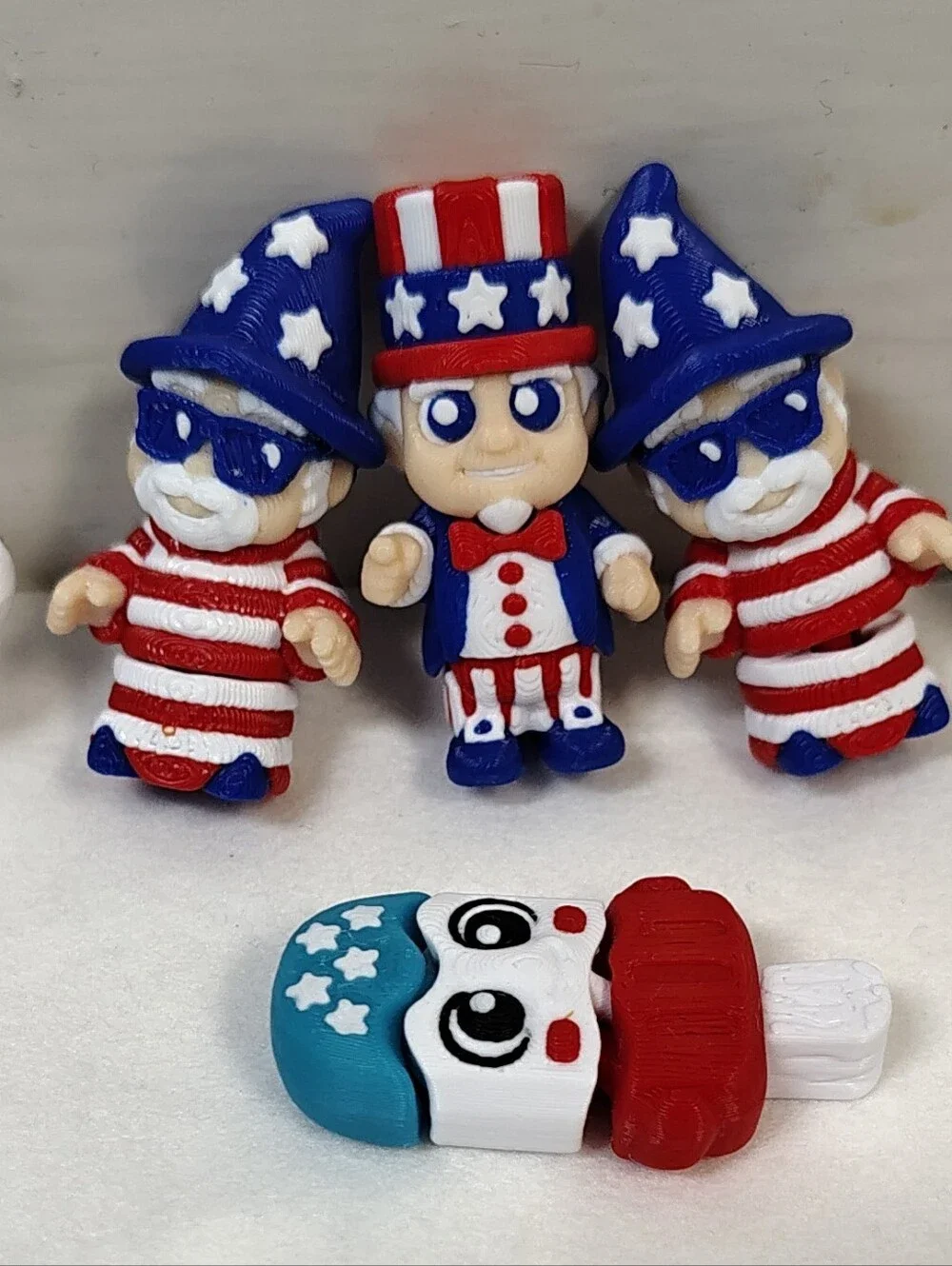 NEW Patriotic Movable Miniature Figurine Toy Lot in Red, White & Blue 10 Wiglets